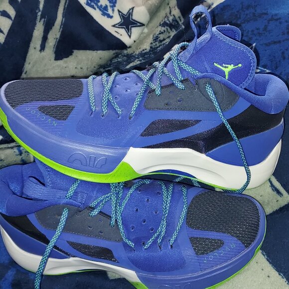 Mens Size 11 Jordan's - Picture 4 of 5